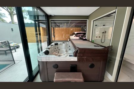 Casa de condomínio à venda com 400m², 4 quartos e 2 vagasHidromassagem 