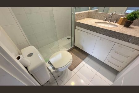 Casa de condomínio à venda com 400m², 4 quartos e 2 vagasBanheiro quarto 2