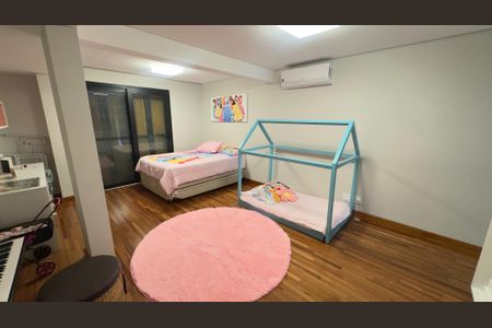 Casa de condomínio à venda com 400m², 4 quartos e 2 vagasQuarto 1