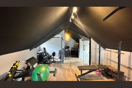 Casa de condomínio à venda com 400m², 4 quartos e 2 vagasAcademia