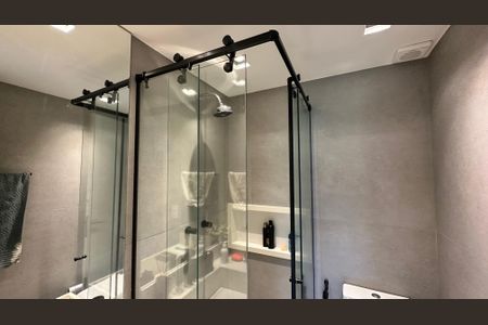 Casa de condomínio à venda com 400m², 4 quartos e 2 vagasBanheiro quarto 3