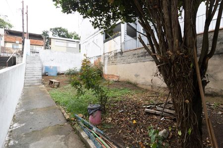 Casa à venda com 200m², 1 quarto e sem vagaQuintal