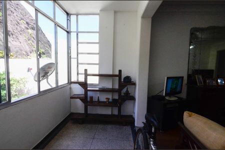 Apartamento à venda com 120m², 3 quartos e 1 vaga Apartamento à venda com 120m², 3 quartos e 1 vagaSala