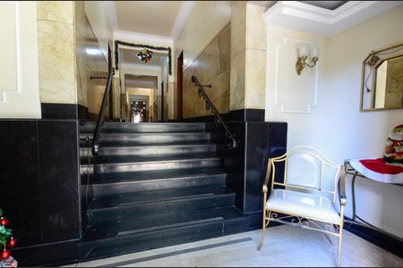 Apartamento à venda com 120m², 3 quartos e 1 vaga Apartamento à venda com 120m², 3 quartos e 1 vagaHall