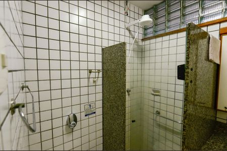 Apartamento à venda com 120m², 3 quartos e 1 vaga Apartamento à venda com 120m², 3 quartos e 1 vagaBanheiro Social