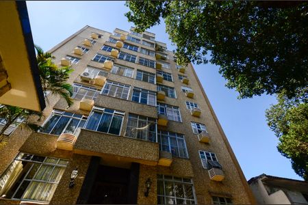 Apartamento à venda com 120m², 3 quartos e 1 vaga Apartamento à venda com 120m², 3 quartos e 1 vagaFachada