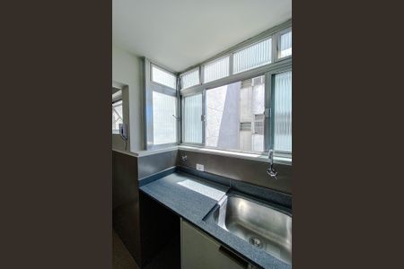 Apartamento à venda com 72m², 2 quartos e 1 vagaÁrea de Serviço