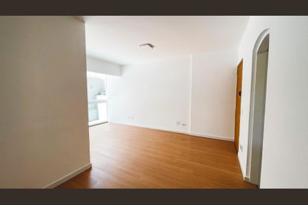 Apartamento à venda com 75m², 2 quartos e 1 vaga Apartamento à venda com 75m², 2 quartos e 1 vagaSala