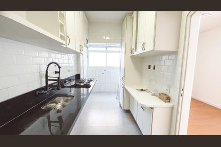 Apartamento à venda com 75m², 2 quartos e 1 vaga Apartamento à venda com 75m², 2 quartos e 1 vagaCozinha