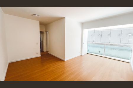 Apartamento à venda com 75m², 2 quartos e 1 vaga Apartamento à venda com 75m², 2 quartos e 1 vagaSala