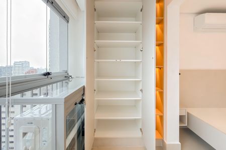 Studio à venda com 39m², 1 quarto e 1 vaga Studio à venda com 39m², 1 quarto e 1 vagaArmários