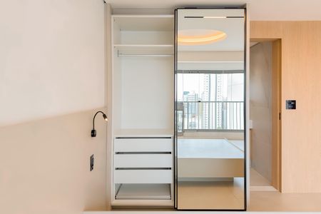 Studio à venda com 39m², 1 quarto e 1 vaga Studio à venda com 39m², 1 quarto e 1 vagaArmários