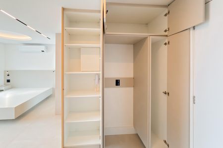 Studio à venda com 39m², 1 quarto e 1 vaga Studio à venda com 39m², 1 quarto e 1 vagaCozinha - Armários