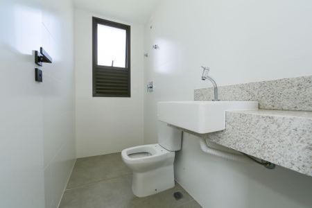 Apartamento à venda com 64m², 2 quartos e 2 vagasBANHEIRO3
