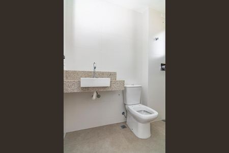 Apartamento à venda com 64m², 2 quartos e 2 vagasBanheiro da Suíte 1