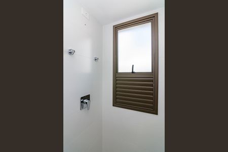 Apartamento à venda com 64m², 2 quartos e 2 vagasBanheiro da Suíte 1