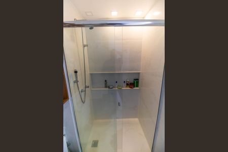 Apartamento à venda com 85m², 2 quartos e 1 vaga Apartamento à venda com 85m², 2 quartos e 1 vagaBanheiro Social