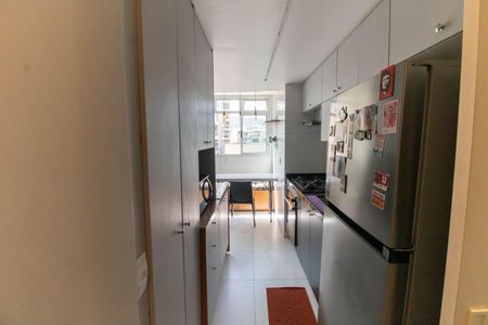 Apartamento à venda com 85m², 2 quartos e 1 vaga Apartamento à venda com 85m², 2 quartos e 1 vagaCozinha e Área de Serviço