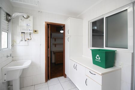 Apartamento para alugar com 128m², 3 quartos e 1 vagaÁrea de Serviço