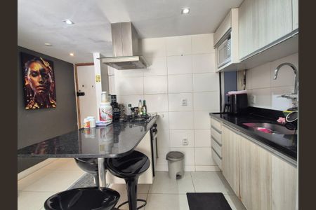 Apartamento à venda com 93m², 2 quartos e 1 vagaCozinha 