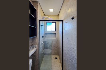 Banheiro de kitnet/studio para alugar com 1 quarto, 32m² em Vila Monumento, São Paulo