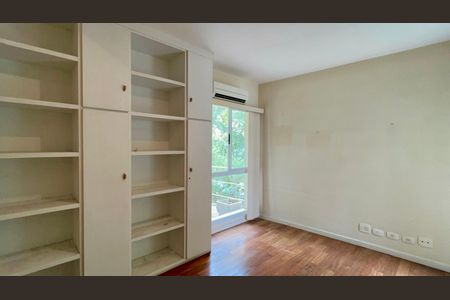 Casa à venda com 360m², 4 quartos e 4 vagasQuarto