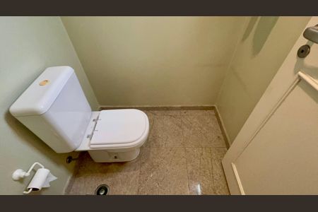 Casa à venda com 360m², 4 quartos e 4 vagasLavabo