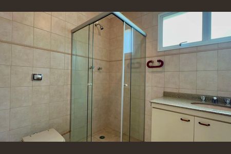 Casa à venda com 360m², 4 quartos e 4 vagasBanheiro 2