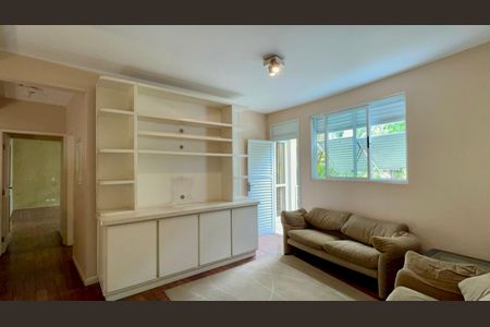 Casa à venda com 360m², 4 quartos e 4 vagasSala Privativa 