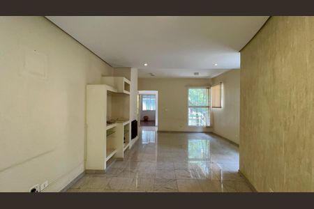 Casa à venda com 360m², 4 quartos e 4 vagasSala