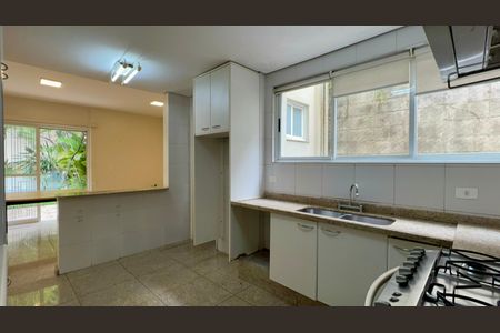 Casa à venda com 360m², 4 quartos e 4 vagasCozinha