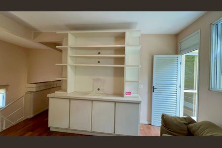 Casa à venda com 360m², 4 quartos e 4 vagasSala Privativa 