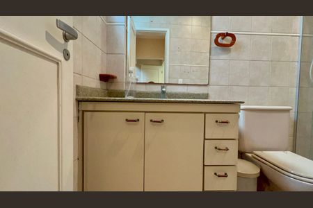 Casa à venda com 360m², 4 quartos e 4 vagasBanheiro 1