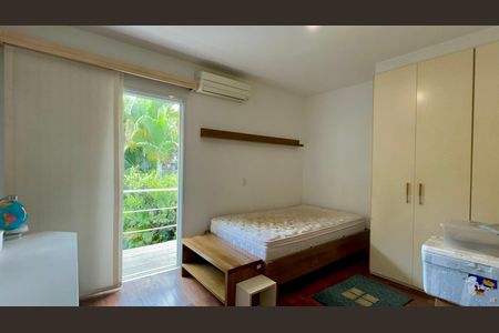 Casa à venda com 360m², 4 quartos e 4 vagasSuíte 2