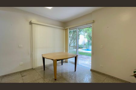 Casa à venda com 360m², 4 quartos e 4 vagasCopa