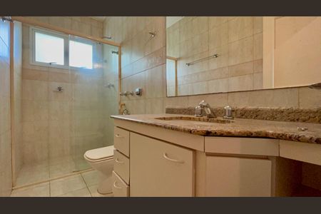 Casa à venda com 360m², 4 quartos e 4 vagasBanheiro da Suíte 3