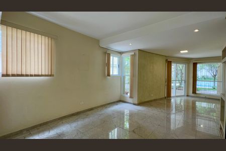 Casa à venda com 360m², 4 quartos e 4 vagasSala