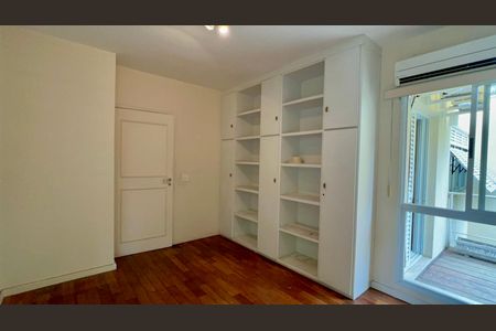 Casa à venda com 360m², 4 quartos e 4 vagasQuarto