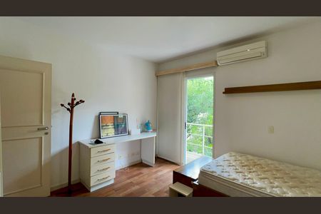 Casa à venda com 360m², 4 quartos e 4 vagasSuíte 2