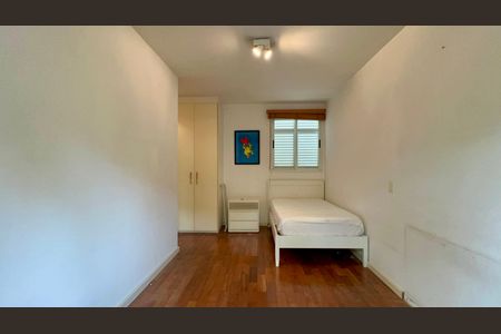 Casa à venda com 360m², 4 quartos e 4 vagasSuíte 3