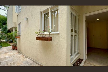 Casa à venda com 360m², 4 quartos e 4 vagasEntrada