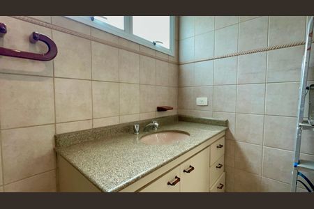 Casa à venda com 360m², 4 quartos e 4 vagasBanheiro 2