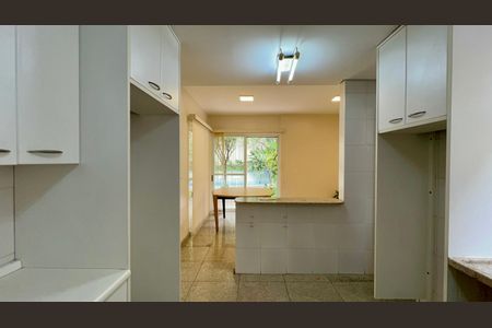 Casa à venda com 360m², 4 quartos e 4 vagasCozinha