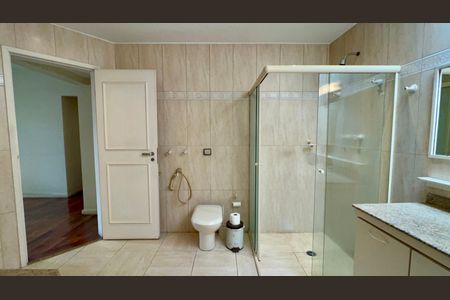 Casa à venda com 360m², 4 quartos e 4 vagasBanheiro da Suíte 1