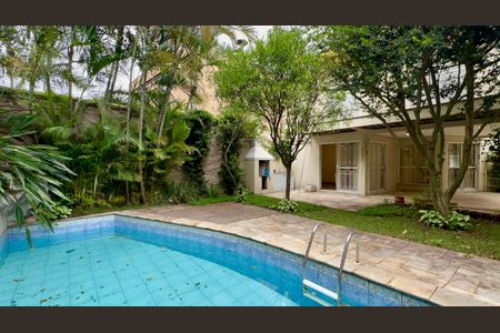 Casa à venda com 360m², 4 quartos e 4 vagasPiscina