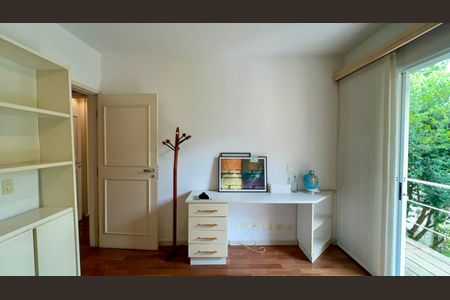 Casa à venda com 360m², 4 quartos e 4 vagasSuíte 2