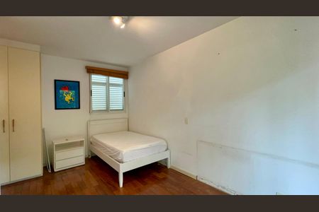 Casa à venda com 360m², 4 quartos e 4 vagasSuíte 3