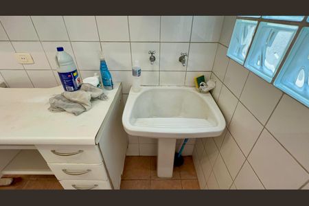 Casa à venda com 360m², 4 quartos e 4 vagasLavanderia