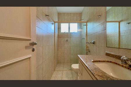 Casa à venda com 360m², 4 quartos e 4 vagasBanheiro da Suíte 3