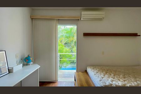 Casa à venda com 360m², 4 quartos e 4 vagasSuíte 2